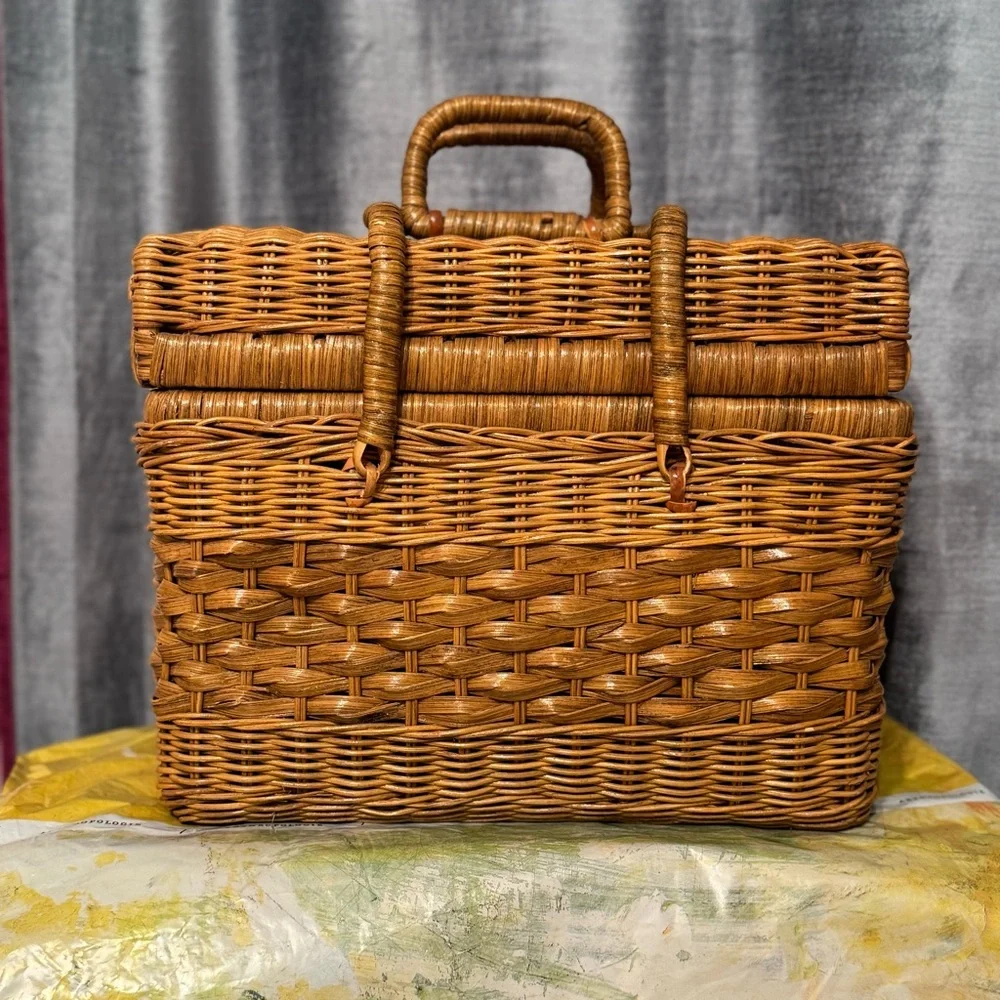 Vtg Boho Wicker Sewing Basket w/ Folding Locking Handles